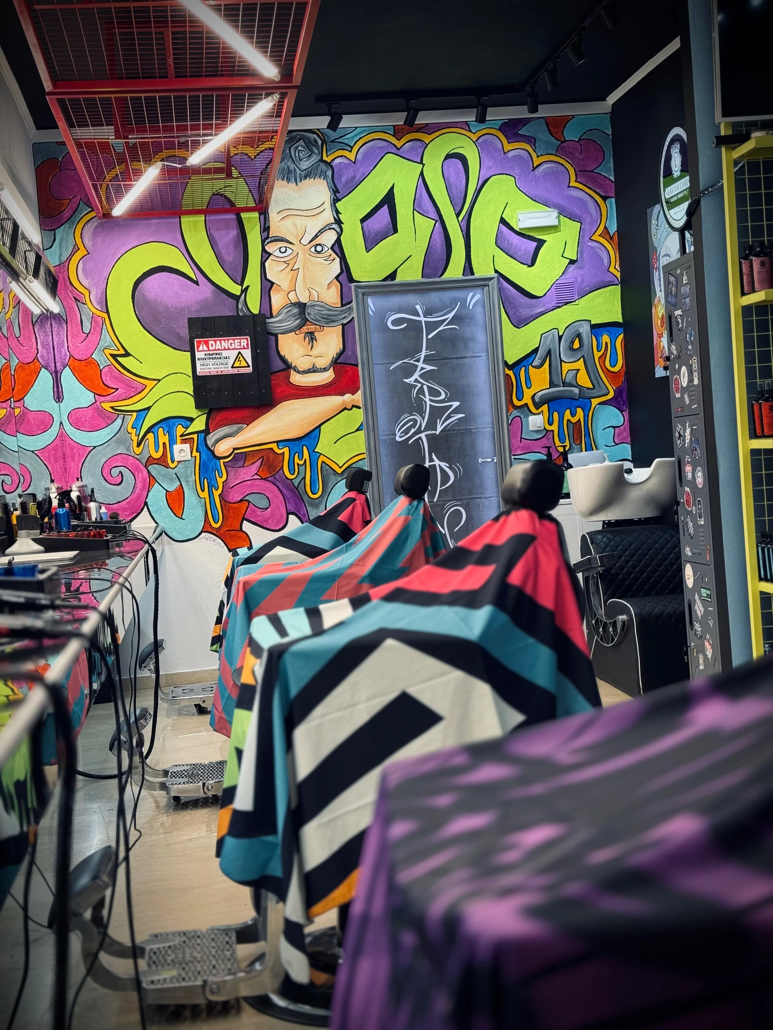 Clique19 Barbershop Interior